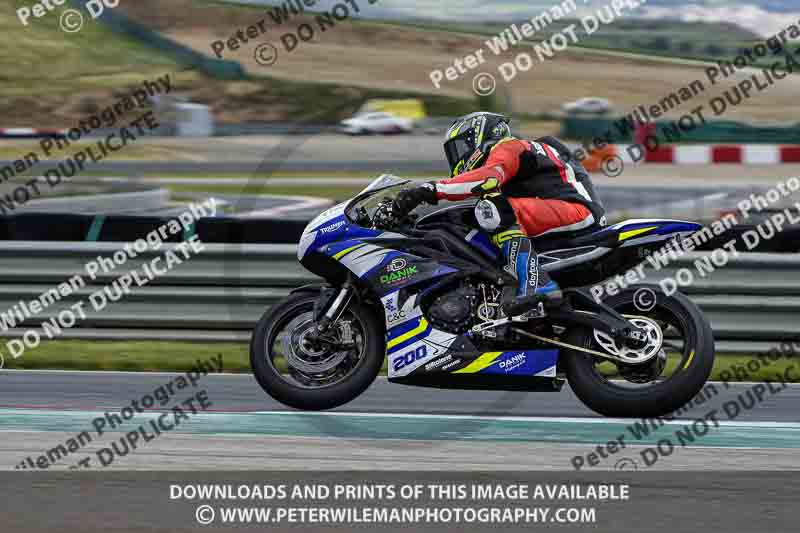 cadwell no limits trackday;cadwell park;cadwell park photographs;cadwell trackday photographs;enduro digital images;event digital images;eventdigitalimages;navarra;no limits trackdays;peter wileman photography;racing digital images;trackday digital images;trackday photos